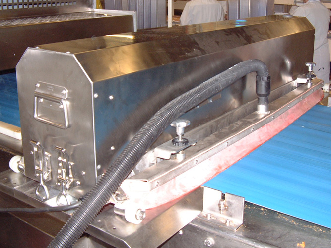 Powerful Steam Vapour Cleaners for Conveyor Systems in Any Industry