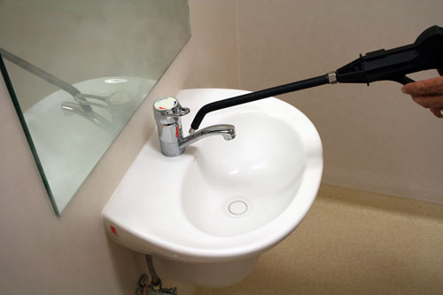 Basin Cleaning with High Pressure Lance Basin Cleaning with High Pressure Lance