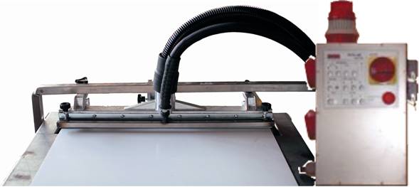 The electronic Control Box is used to regulate the amount of steam released onto the conveyor belt. The electronic Control Box is used to regulate the amount of steam released onto the conveyor belt.
