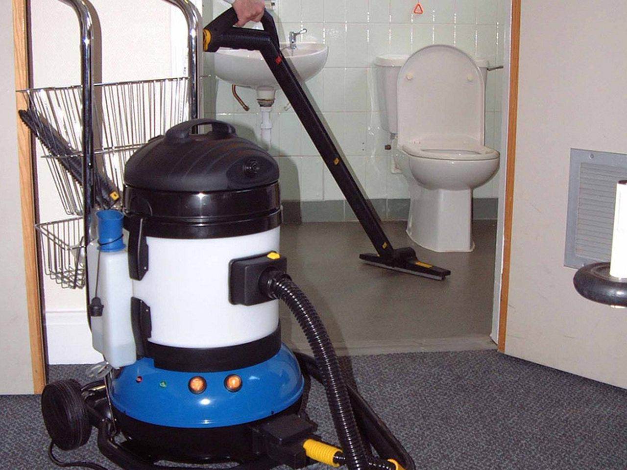 Powerful Steam Cleaning Machines for Dental Clinic Floor Clinic