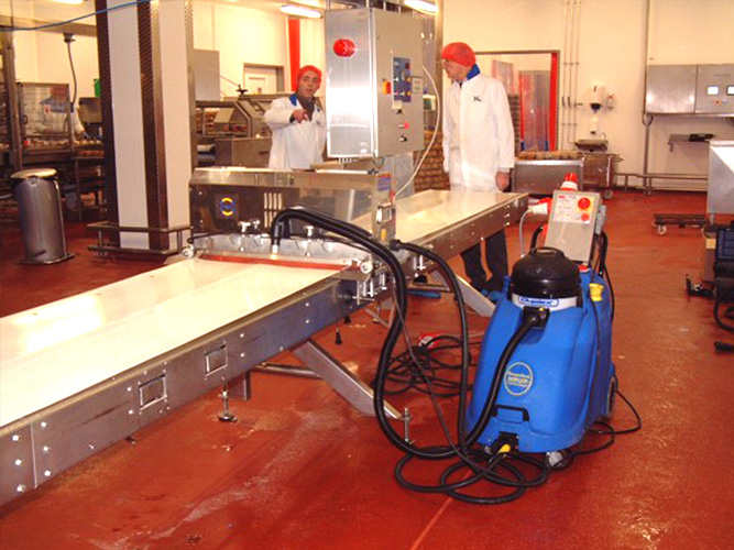 Conveyor Cleaning equipment